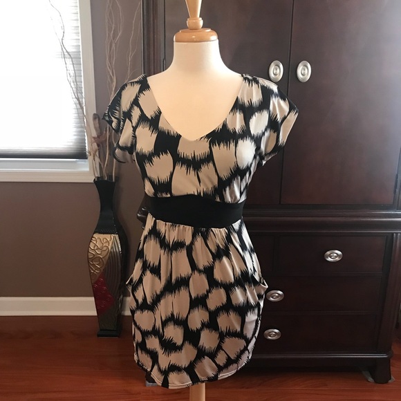 Forever 21 dress🌹 - Picture 2 of 5